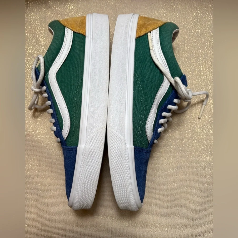 Vans Off The Wall Old Skool Yacht Club Sneaker-Size: Unisex 7.5(M), 9.0(W)